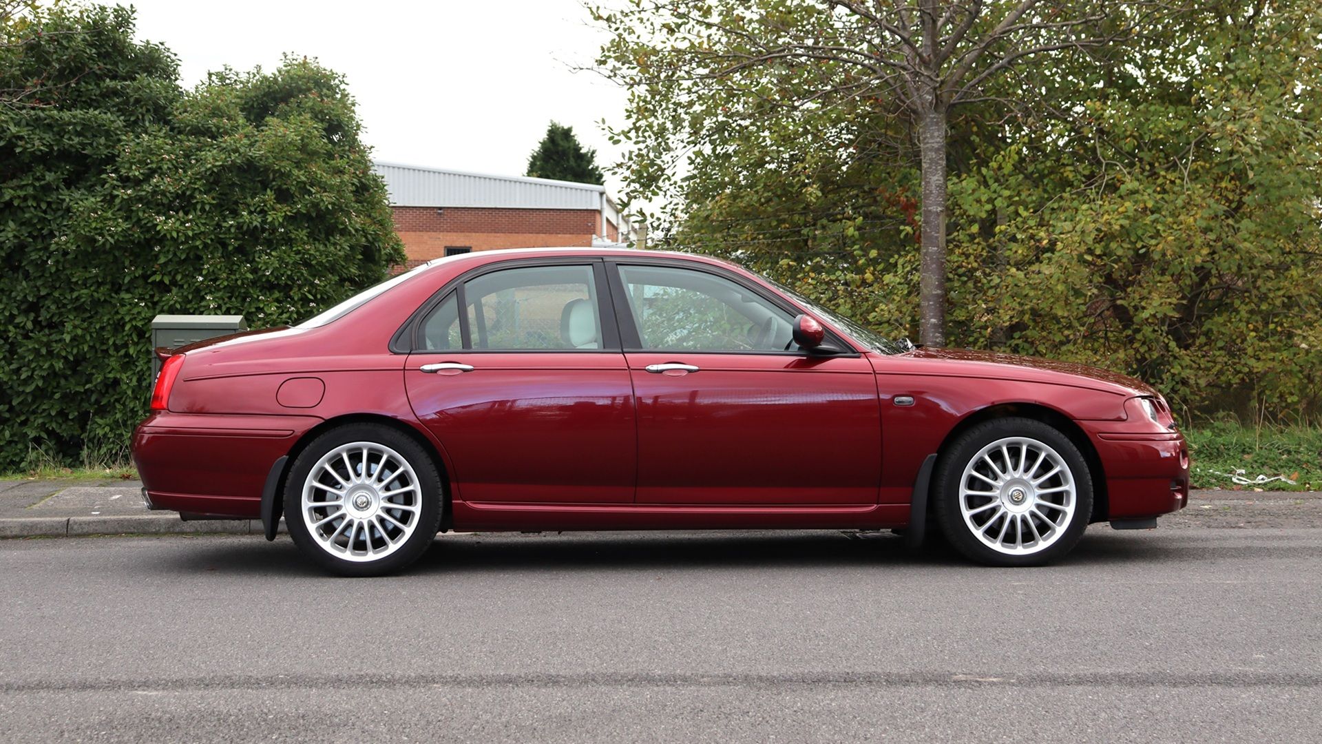 The Forgotten British Sports Sedan That Was Powered By A Mustang V8