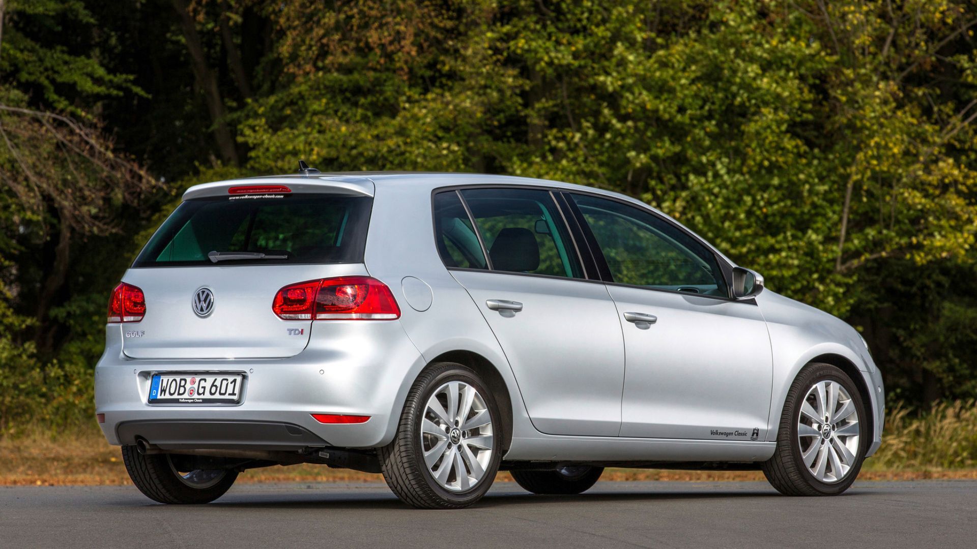 2010 Volkswagen Golf Pricing, Photos & Specs