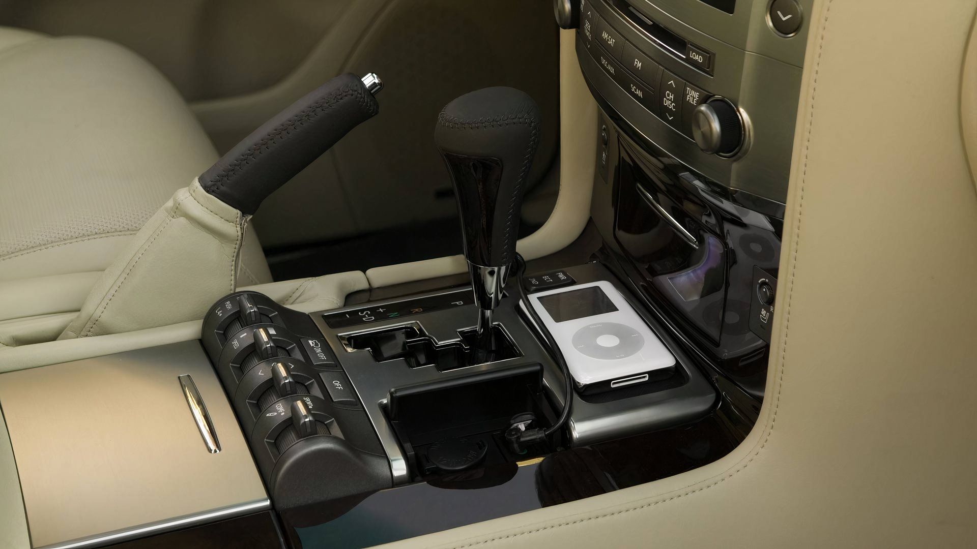 2008 Lexus LX Pricing, Photos & Specs