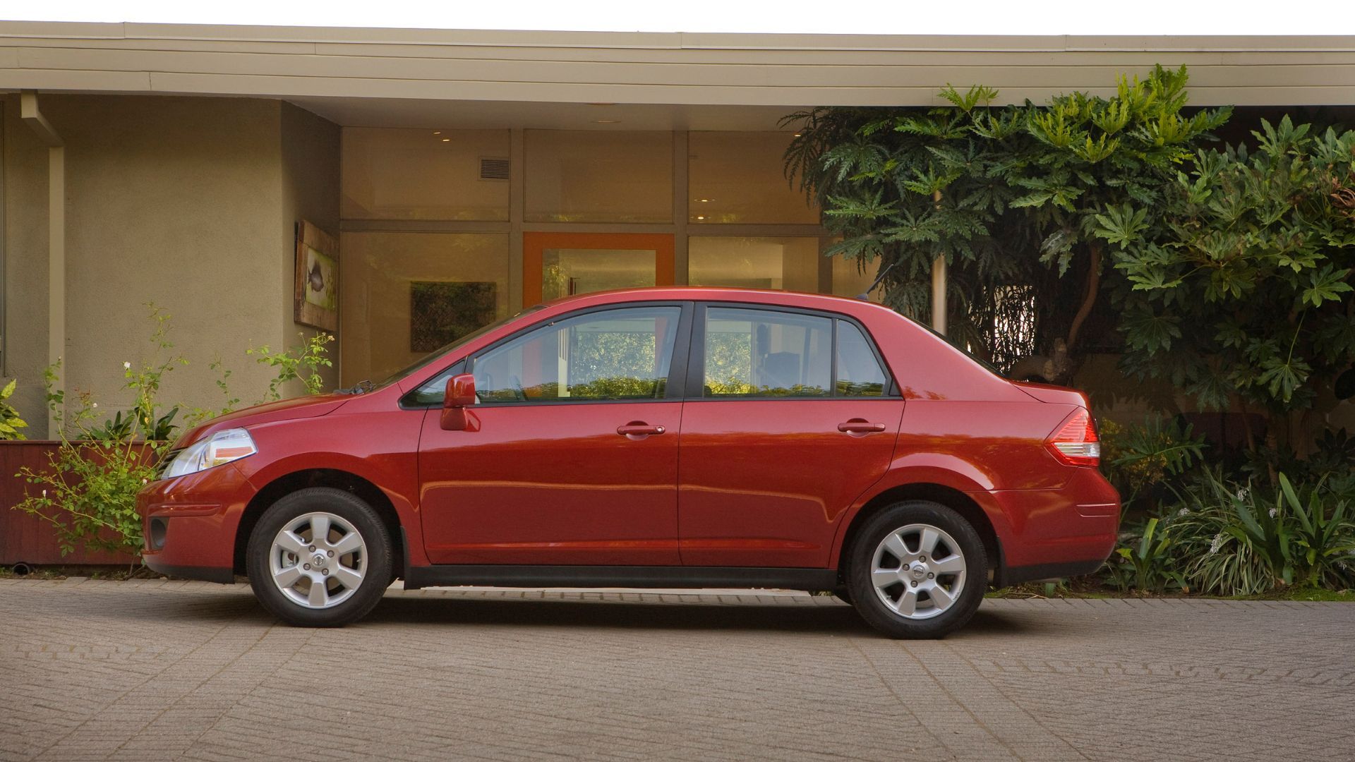 2011 Nissan Versa Sedan Pricing, Photos & Specs