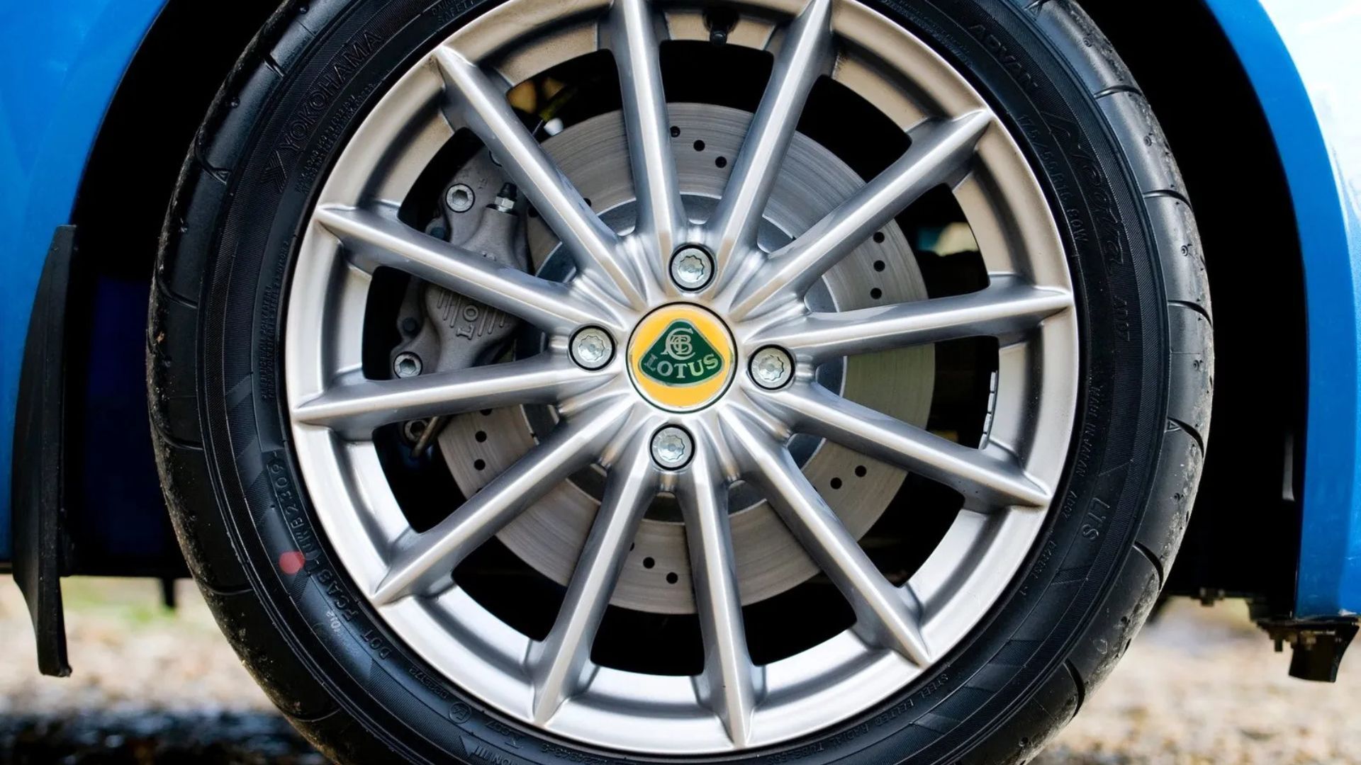 2011 Lotus Elise Pricing, Photos & Specs