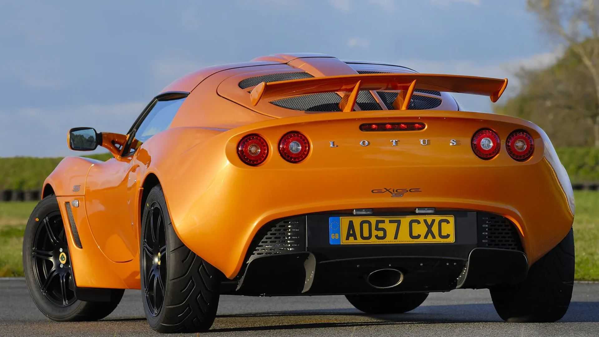 Exige Rear Toyota's Early 2000s Hot Hatch Was A Power-Dense Superstar