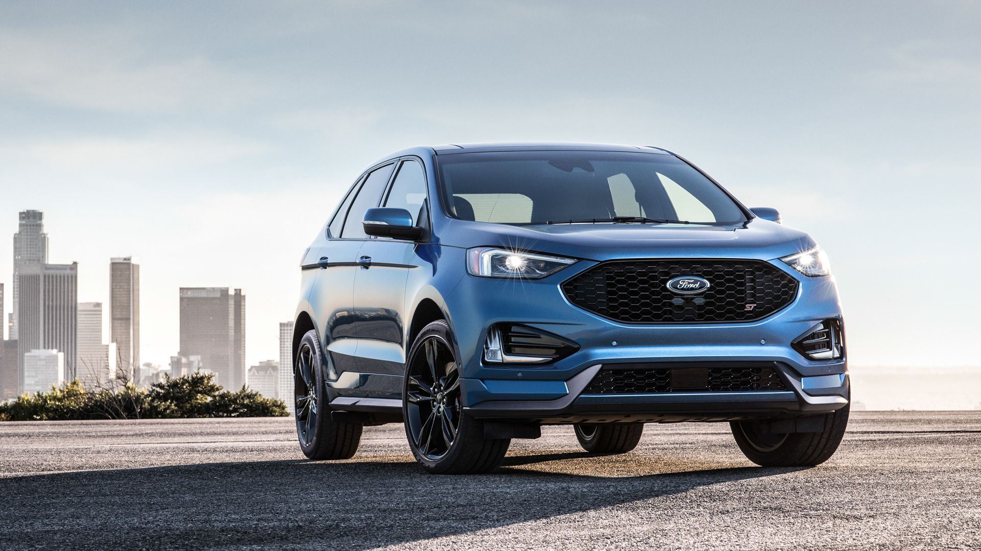 2019 Ford Edge ST Синий передний угол