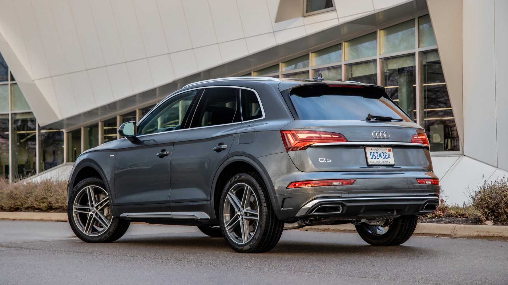 2024 Audi Q5 rear quarter