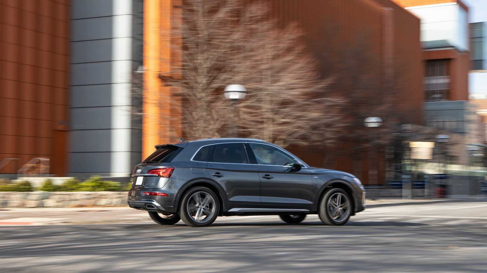 2024 Audi Q5 side view