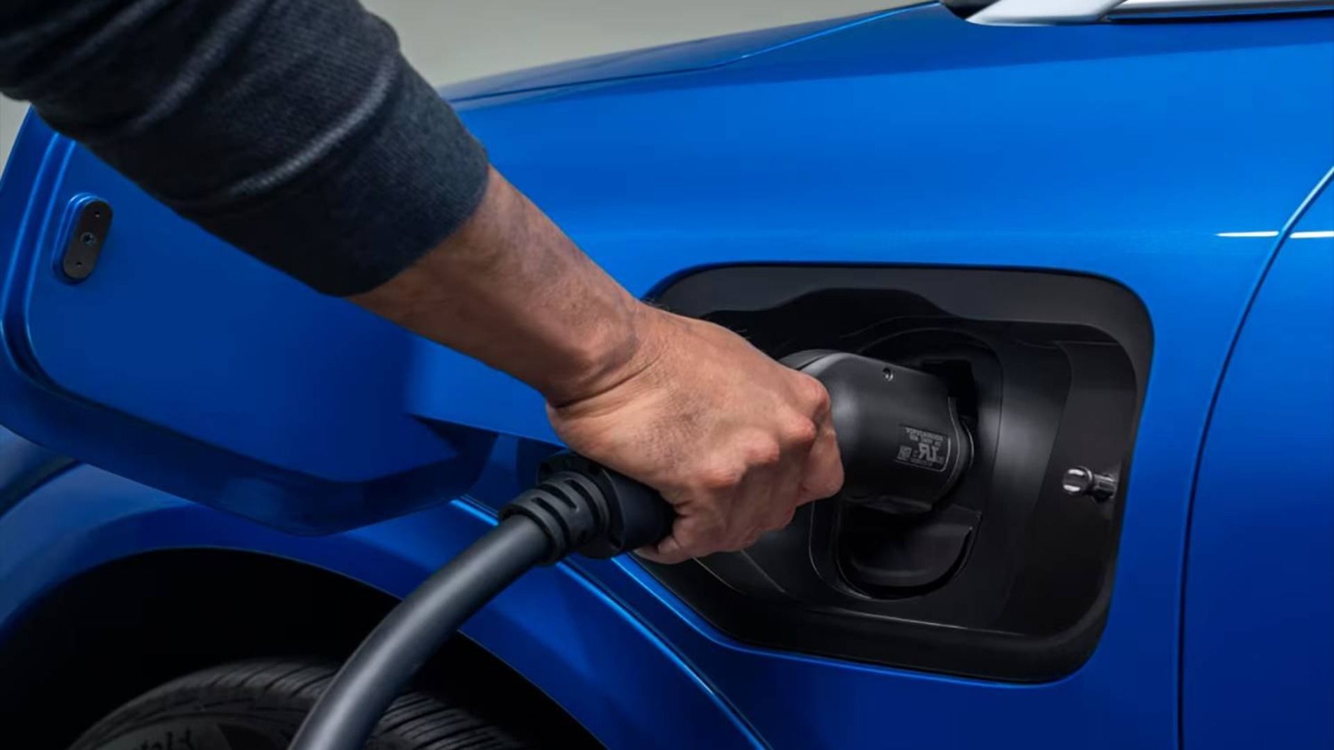 Rekordowe ceny paliw budzą w Amerykanach nagłe zainteresowanie autami elektrycznymi