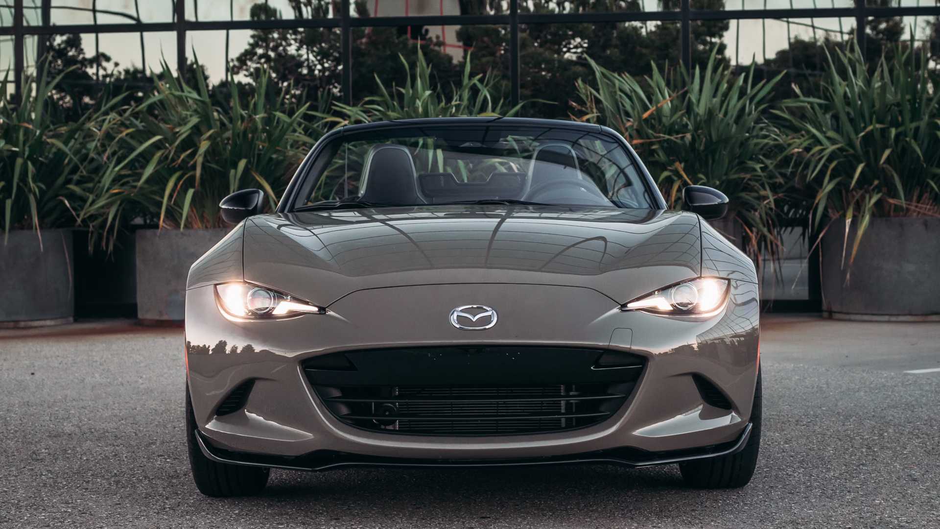 2024 Mazda MX-5 Miata Brown Front View