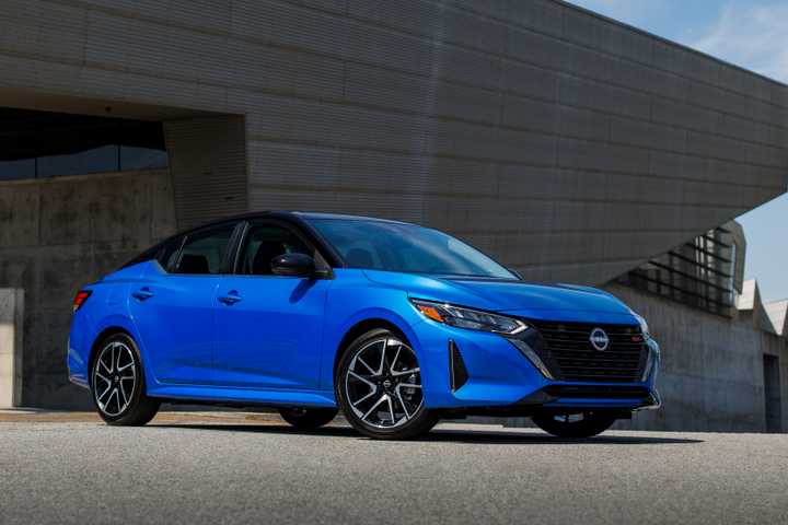 Nissan Sentra: Review, Pricing, Photos, and Specs