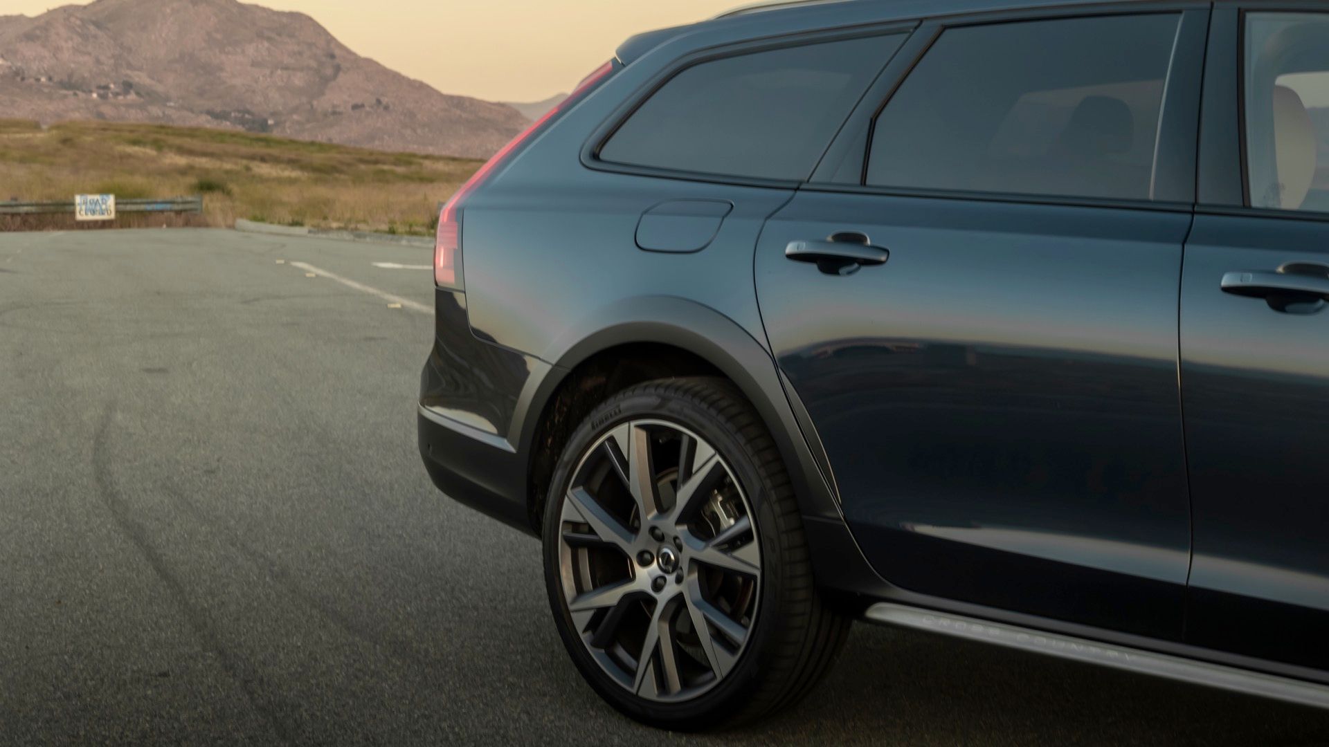 2024 Volvo V90 Cross Country Is A Wagon With Class And Capability