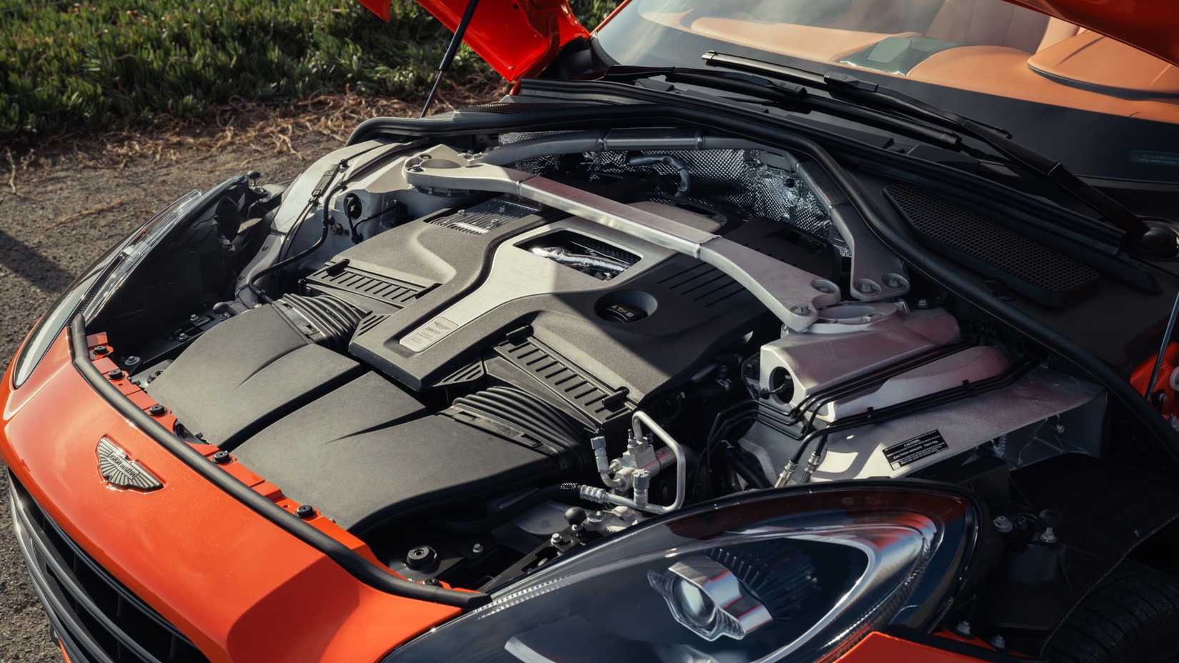 Flat-Plane V8 vs. Cross-Plane V8: Actual Differences Explained