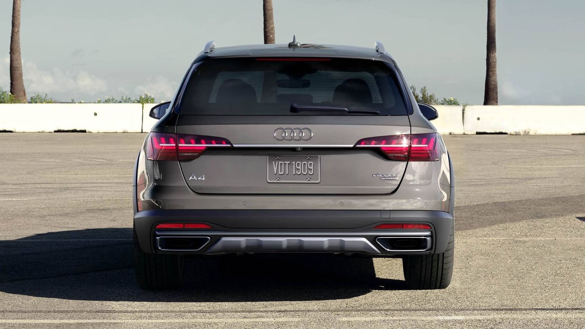 Luggage Area Kit | AUDI A4 ALLROAD 2024 Luggage Area Kit | AUDI A4 ALLROAD 2024