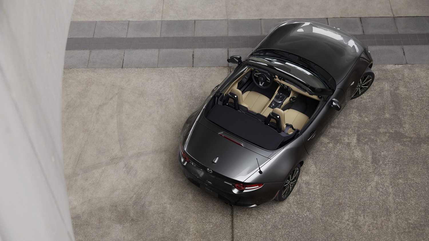 2025 Mazda MX-5 Miata Top Down