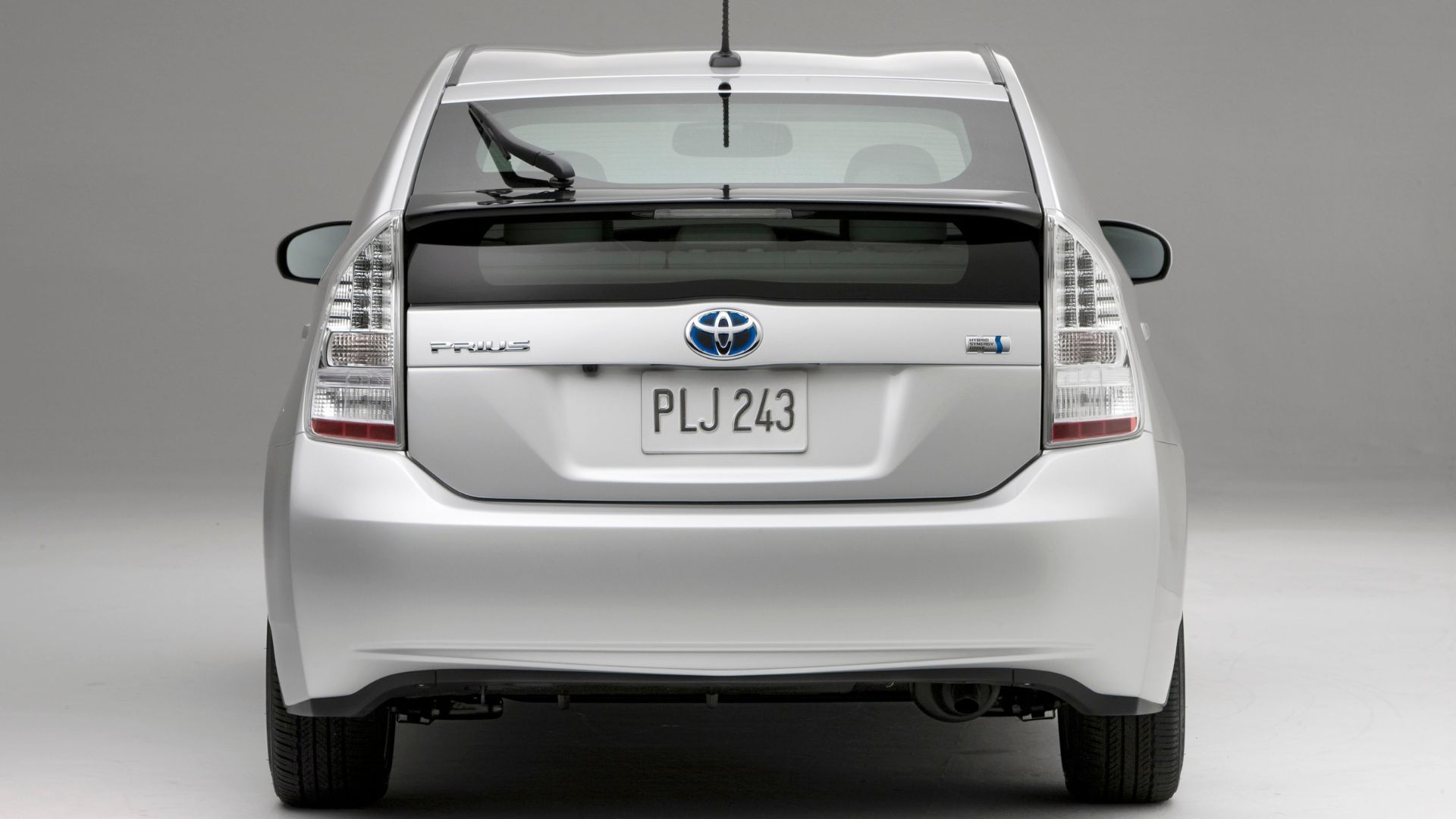 2011 Toyota Prius Pricing, Photos & Specs