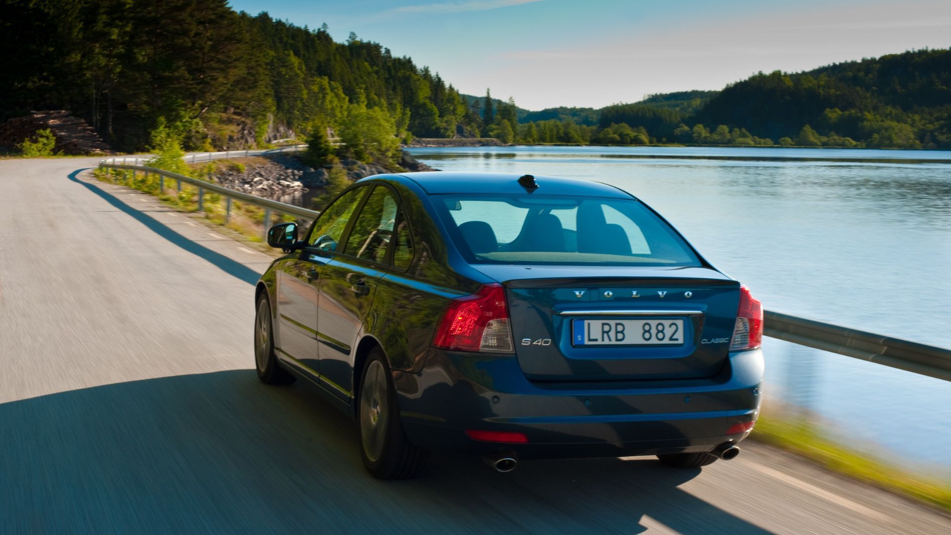 2011 Volvo S40 Pricing, Photos & Specs