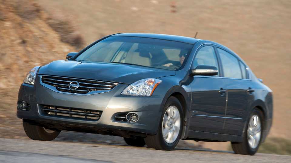 2011 Nissan Altima Pricing, Photos & Specs