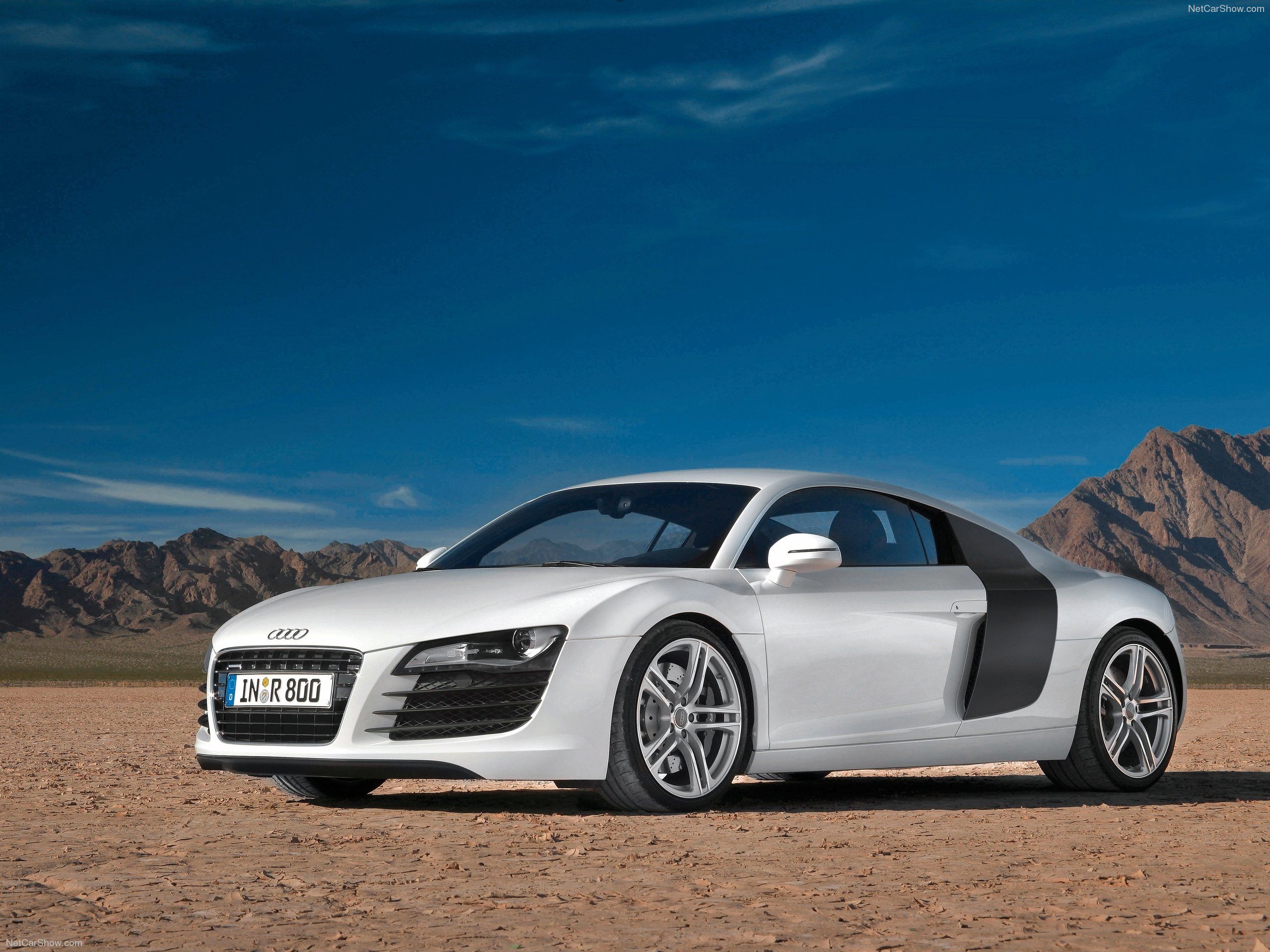 2008 Audi R8 Coupe White Front Angle