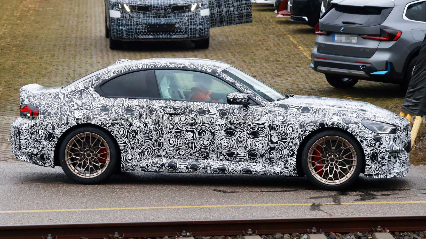 BMW M2 2026 с полным приводом и новыми возможностями