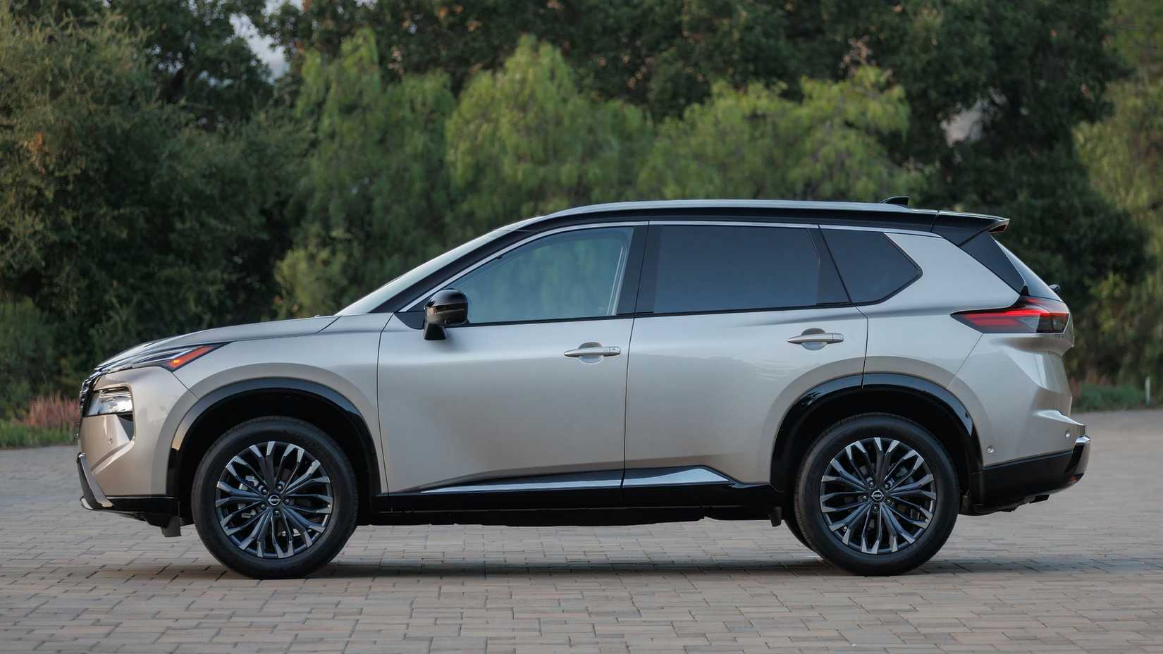 2024-nissan-rogue-interior-and-exterior-gallery
