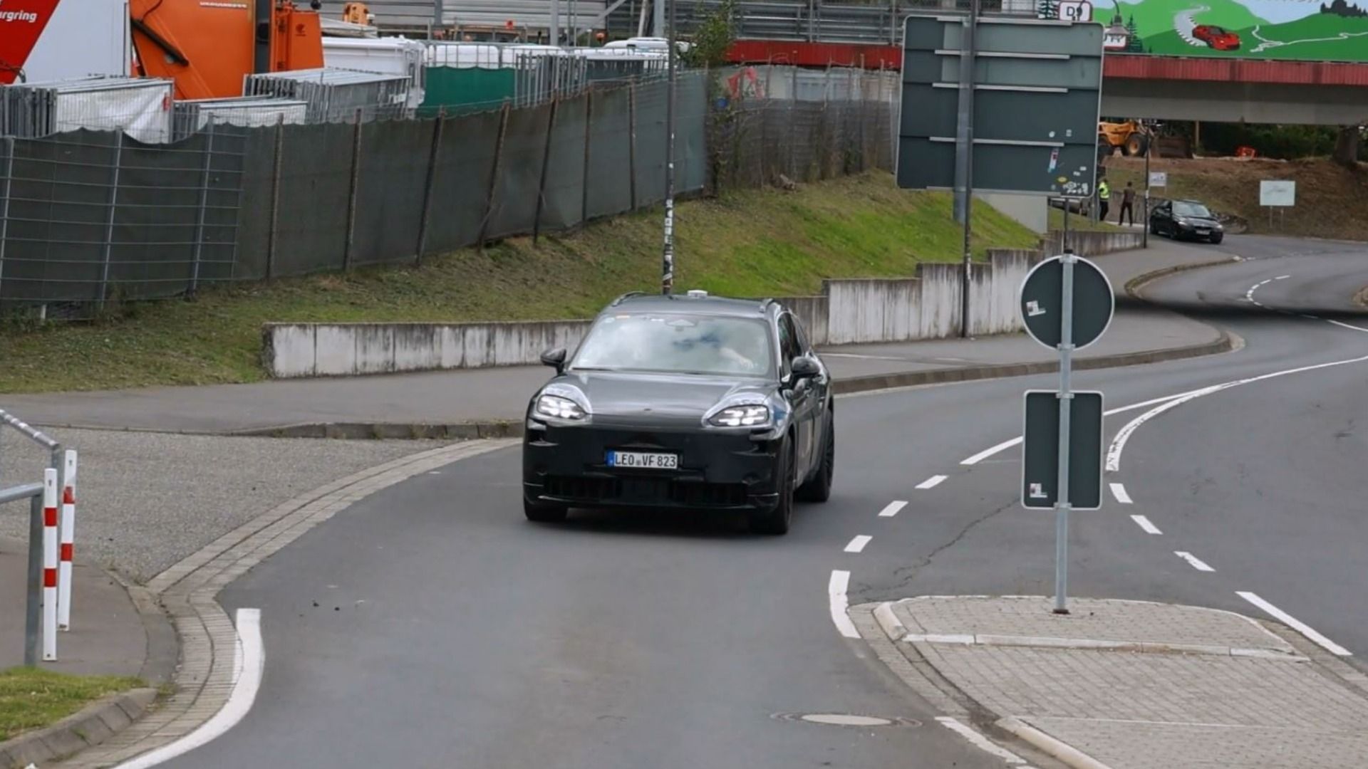 Porsche Cayenne EV 2026 Spy Shots
