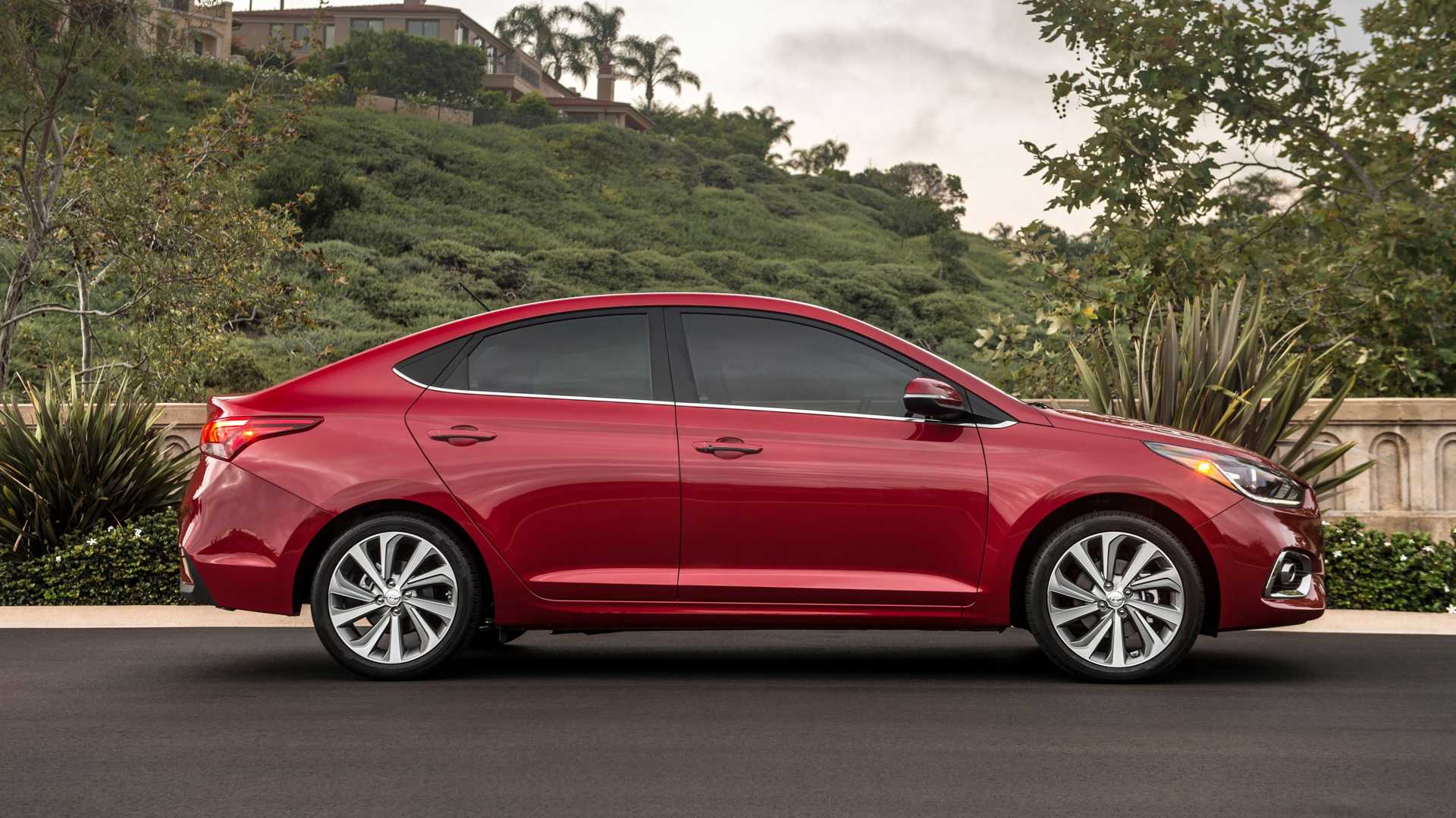 2022 Hyundai Accent Side