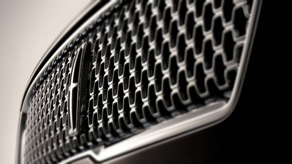 lincoln mkz grille close up