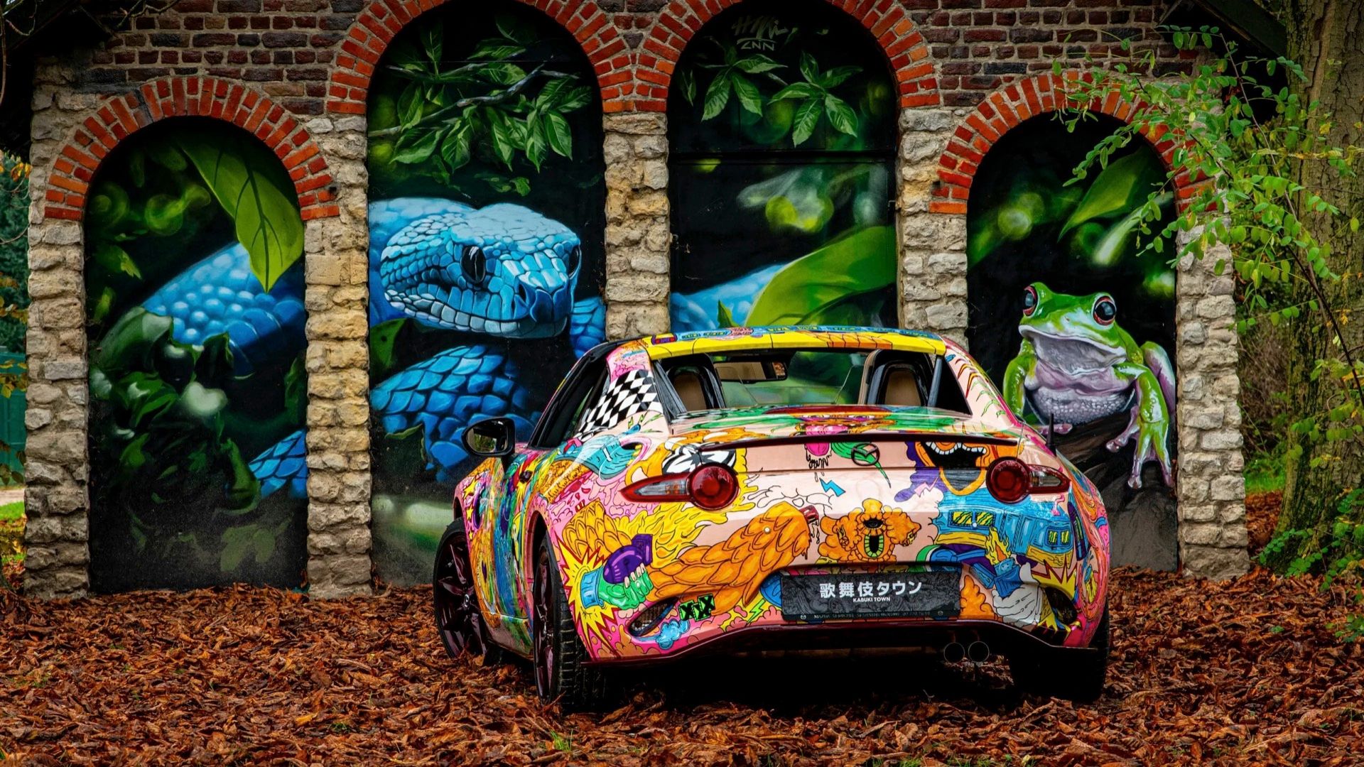 Mazda Dealer Creates Insanely Detailed Glow In The Dark MX-5 Art Car