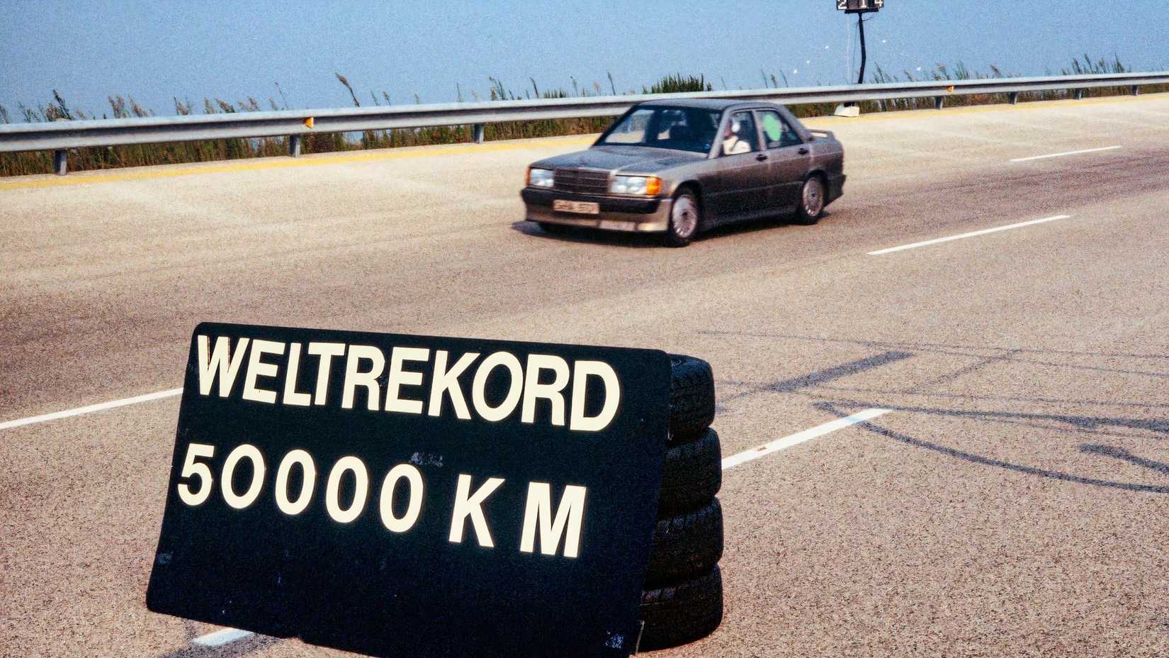 The Mercedes 190 E 2.3-16 Achieved A Distance Record At The Nardo Ring
