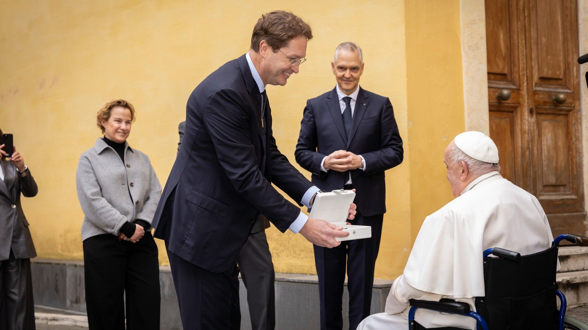 Holy Roller: Mercedes-Benz Builds The Pope An Electric G