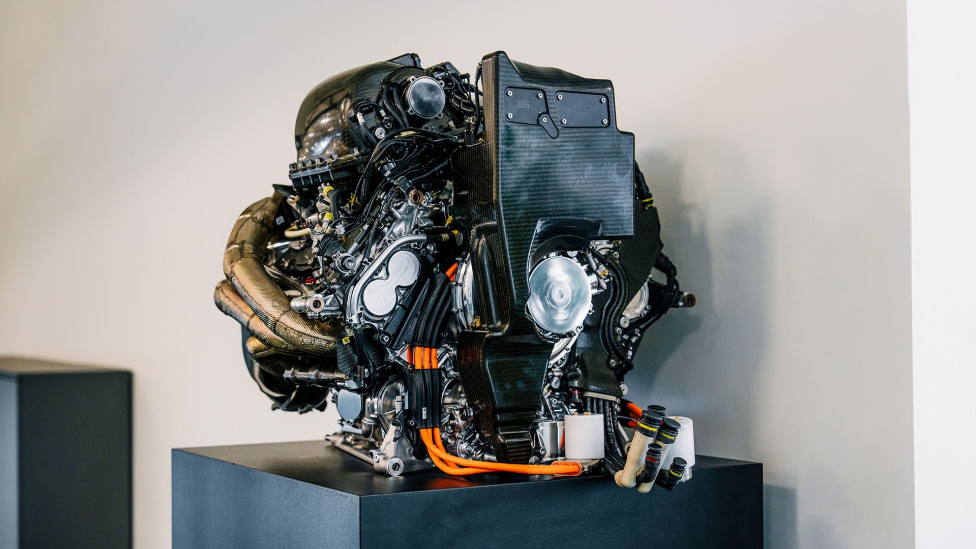 The Difference Between An F1 Engine And A Road Car V6