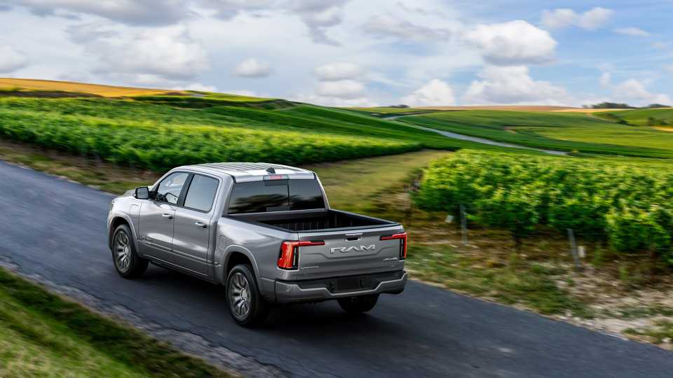 Jeep Cancels Plans For The Gladiator 4xe Plug-In Hybrid
