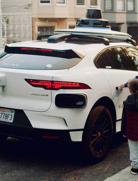Waymo Rear End 7 Spacious SUVs With Rear Entertainment Systems