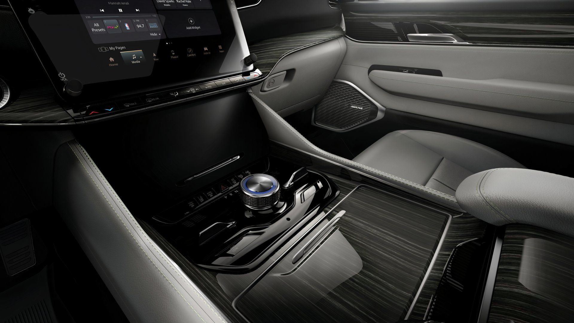 2024 Jeep Grand Wagoneer Interior 
