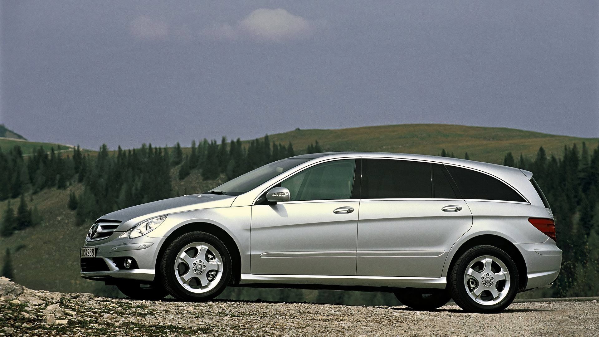 2009 Mercedes-Benz R-Class Pricing, Photos & Specs