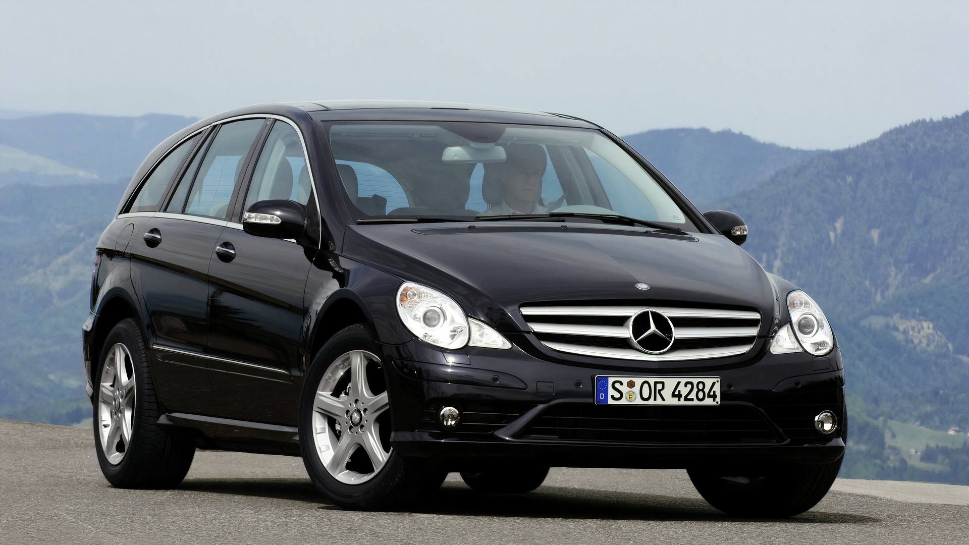 2009 Mercedes-Benz R-Class Pricing, Photos & Specs