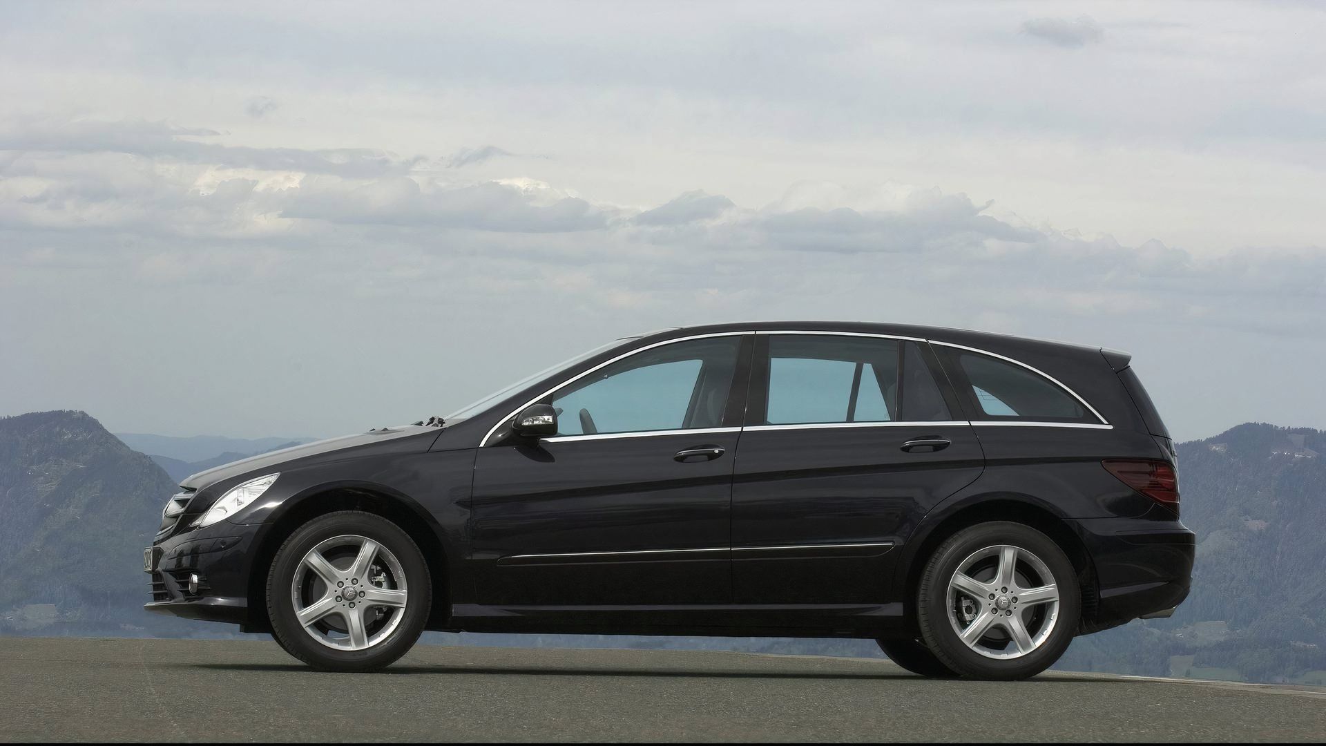 2009 Mercedes-Benz R-Class Exterior Photos