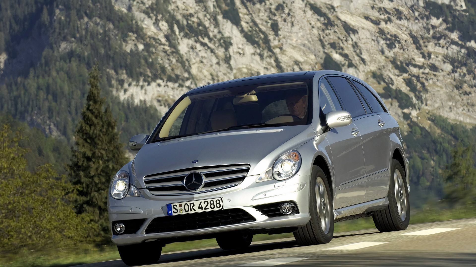 2009 Mercedes-Benz R-Class Pricing, Photos & Specs
