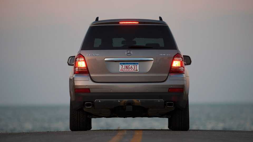 2010 Mercedes-Benz GL-Class Pricing, Photos & Specs