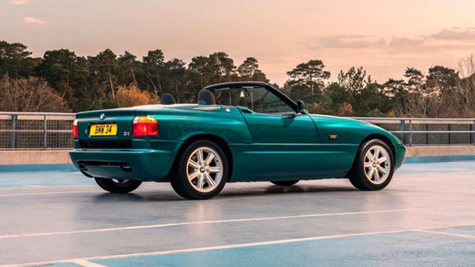BMW Z1: The Quirky Roadster with Sliding Doors and Removable Panels