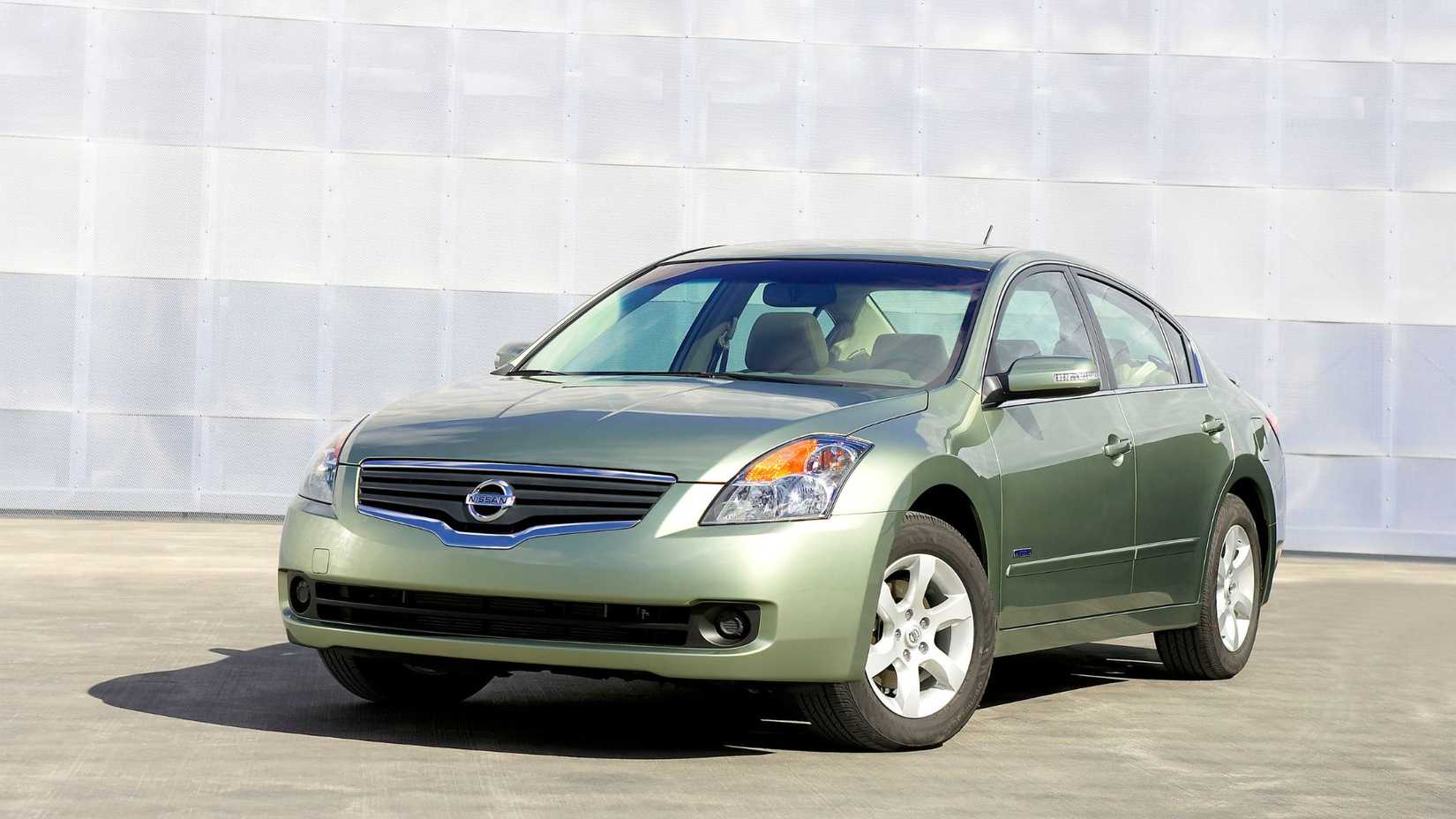 2007-2009 Nissan Altima Hybrid Front 3/4