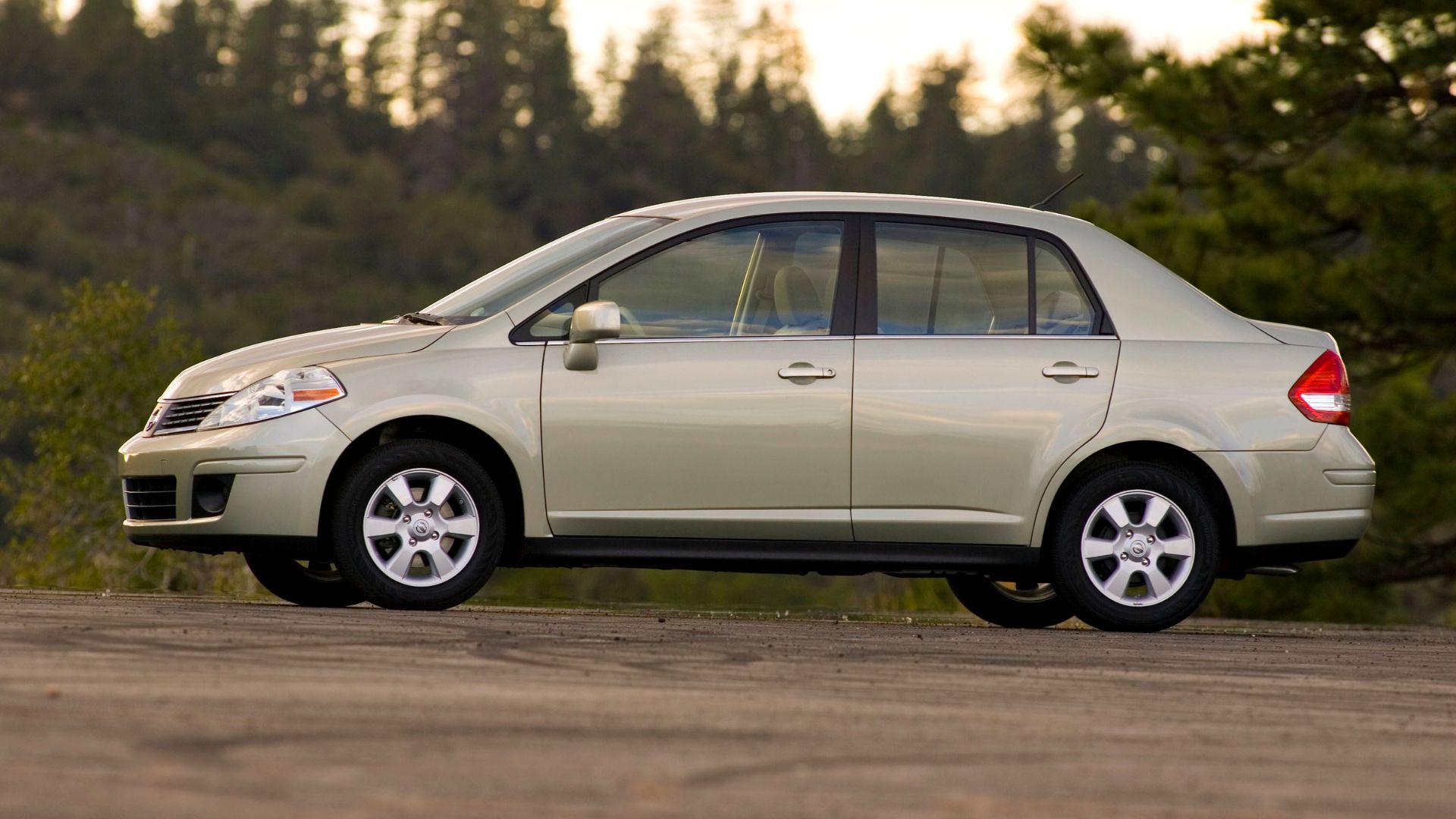 2008 Nissan Versa Sedan Pricing, Photos & Specs