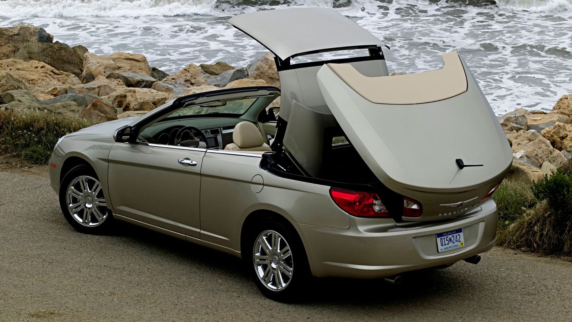 The Sedan And Drop-Top Chrysler Wants You To Forget