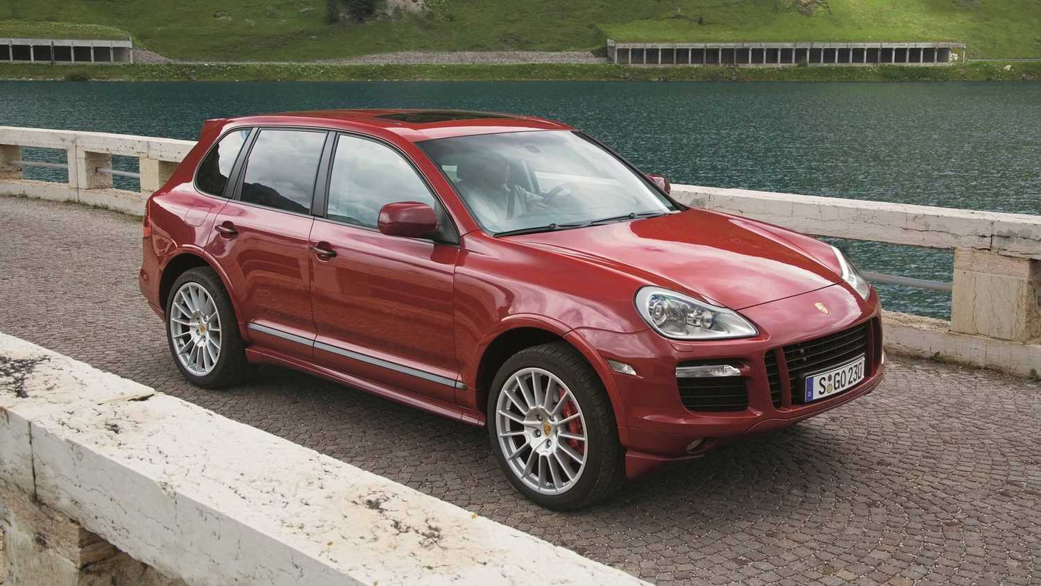 First Gen Cayenne Rear The First-Gen Porsche Cayenne Is The Perfect Buy For Hardcore Off-Roaders