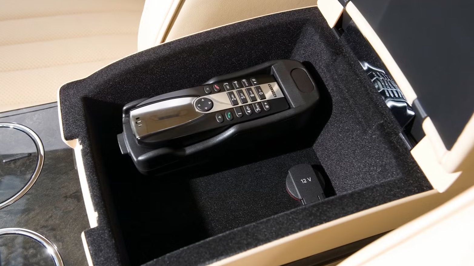 2008 Volkswagen Phaeton In-Cabin Telephone