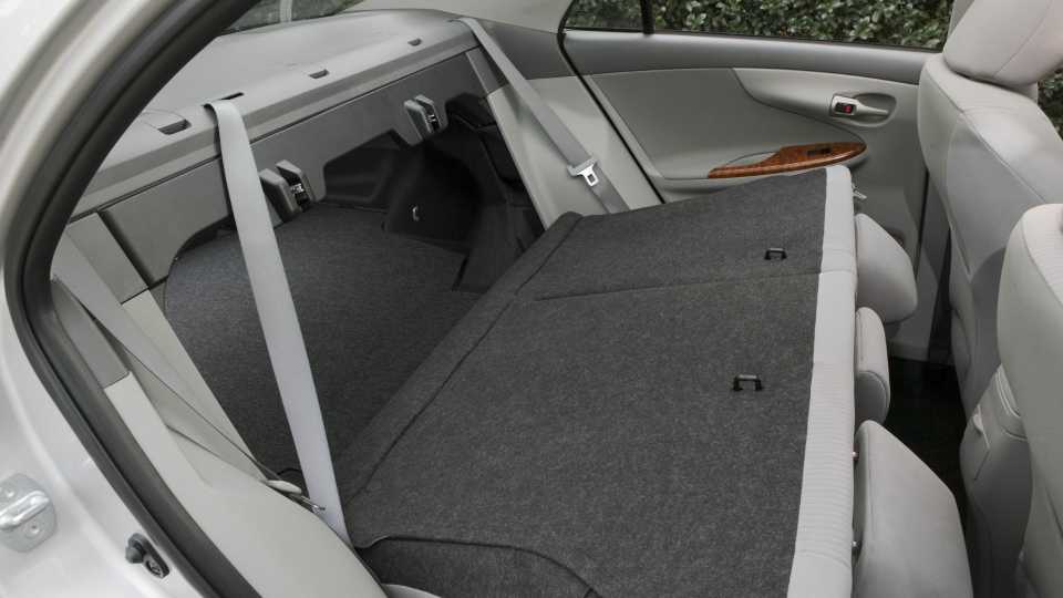 2010 Toyota Corolla Sedan Pricing, Photos & Specs