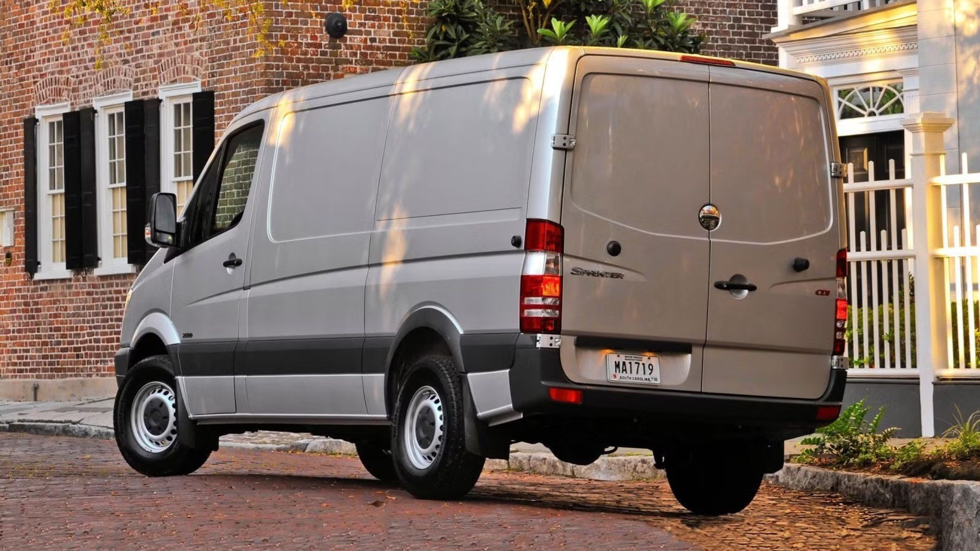 2010 Mercedes-Benz Sprinter Passenger Van Exterior Photos