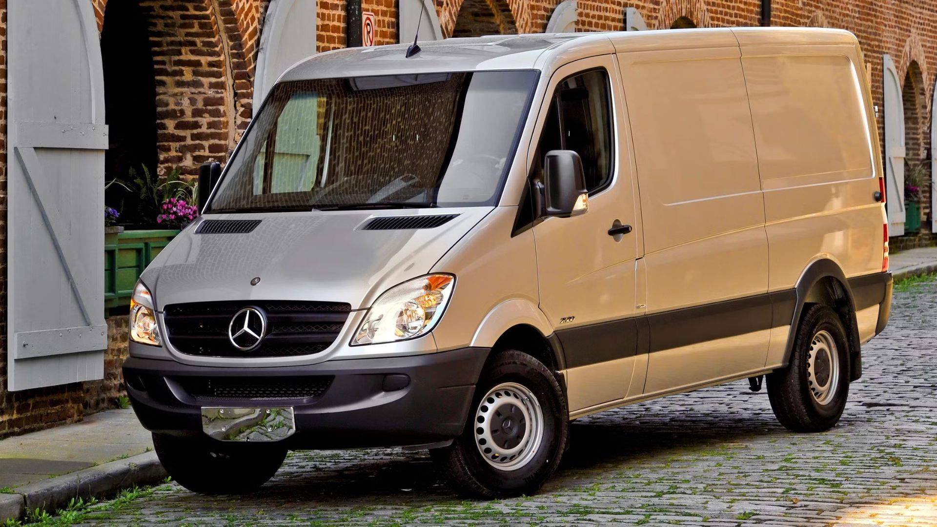2010 Mercedes-Benz Sprinter Passenger Van Exterior Photos