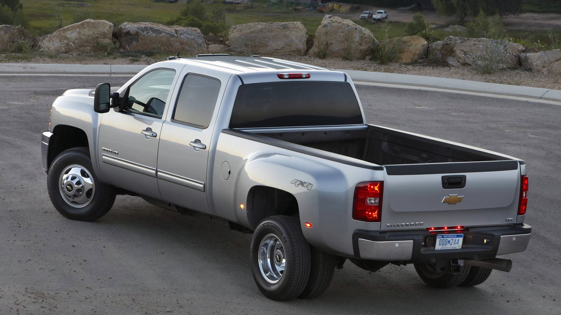 2011 Chevrolet Silverado 3500HD Pricing, Photos & Specs