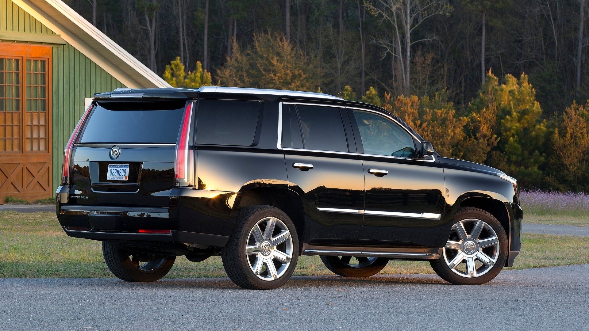 10 Luxury SUVs That Depreciated Faster That A Lead Brick Thrown Into ...