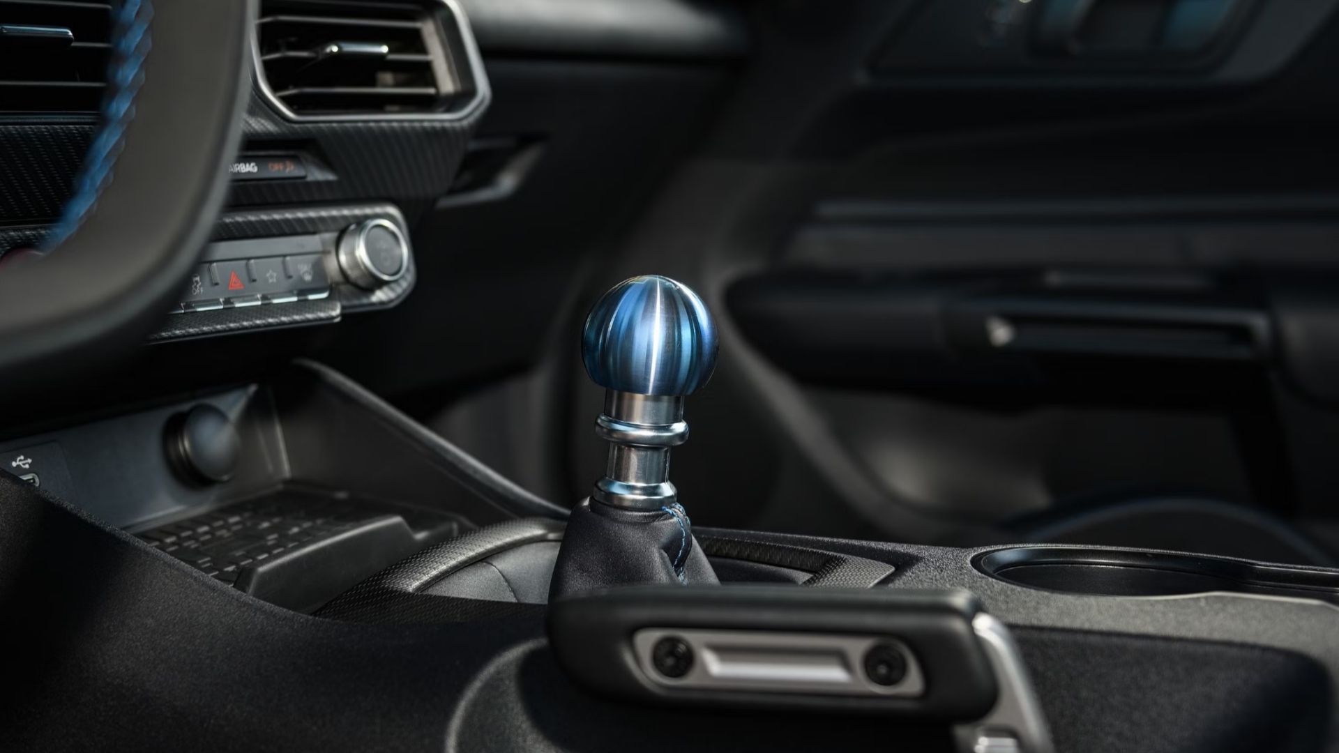 2024 Ford Mustang Dark Horse Black/Blue Interior Shifter