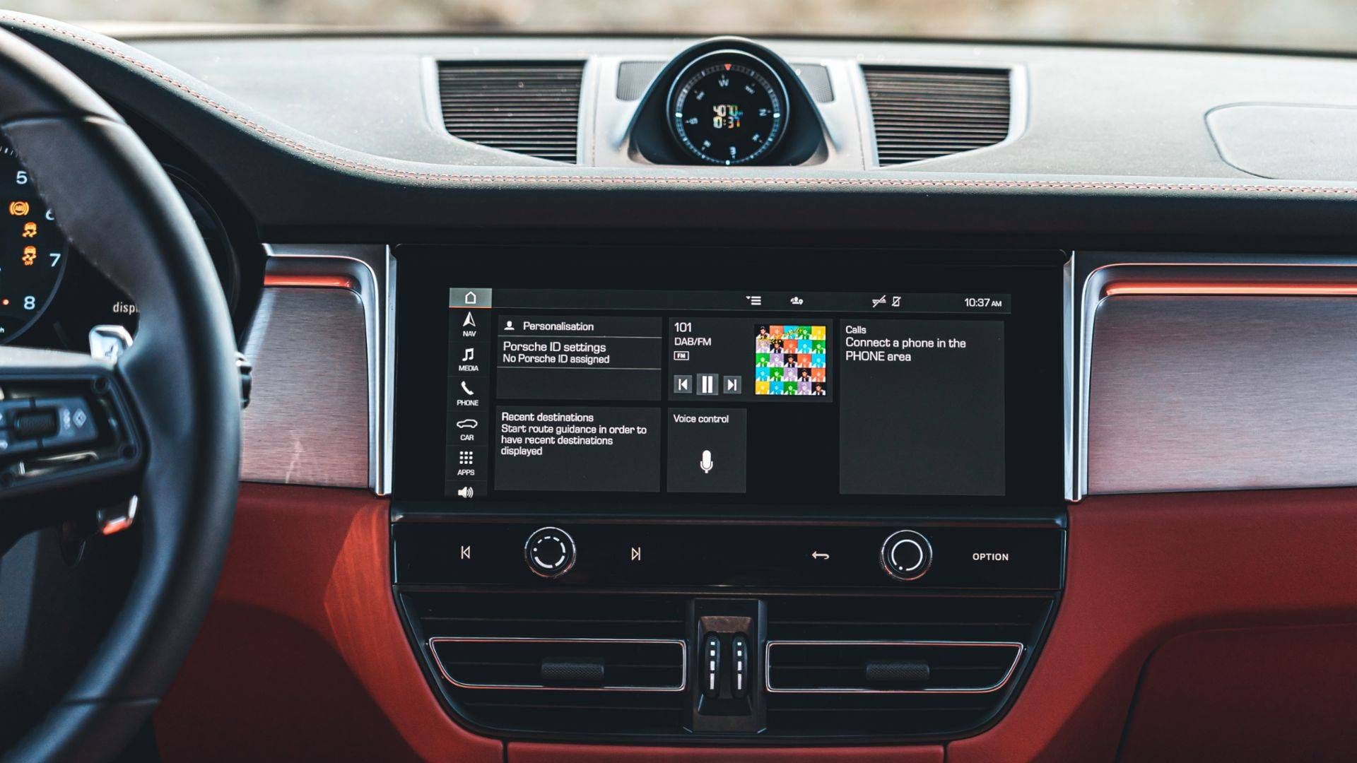 2024 Porsche Macan Interior 